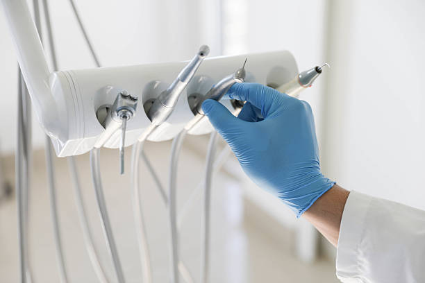 Professional Tooth Extraction technician working in East Niles, CA
